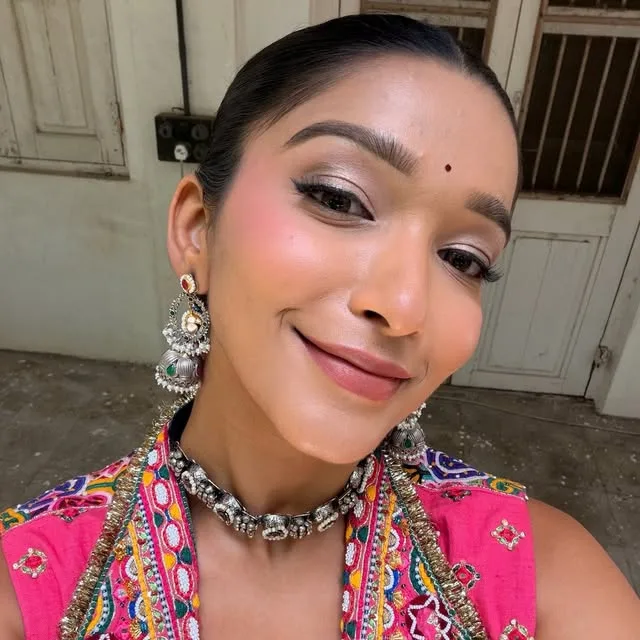 Dezy Jariwala l UGC Creator & Model Instagram profile photo