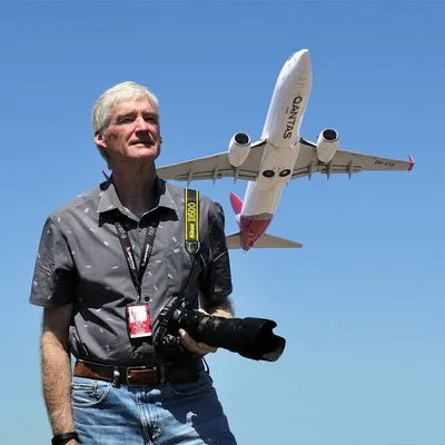 16Right Media profile