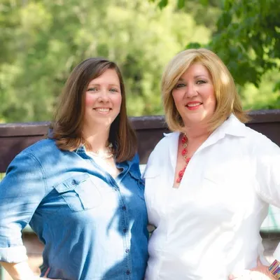 Vicki & Jenn / 2 Bees in a Pod profile