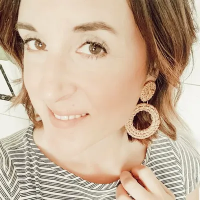 Andrea | 31 Girl at Home profile