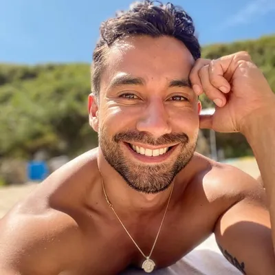 Eduardo Bueno profile