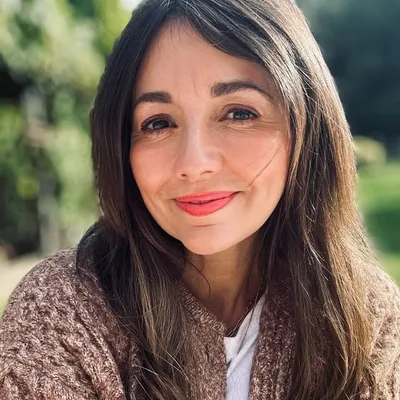 Nikki Nicola - Over 40 Fashion profile