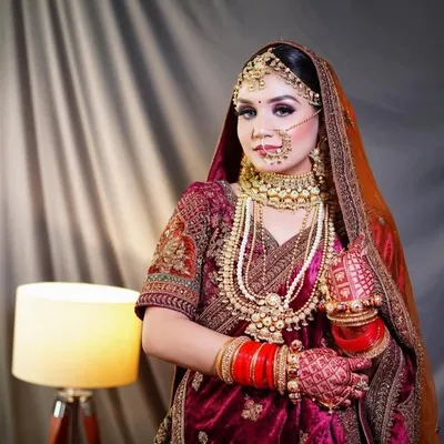 SHIZAA KHAN || LUCKNOW MAKEUP ARTIST profile