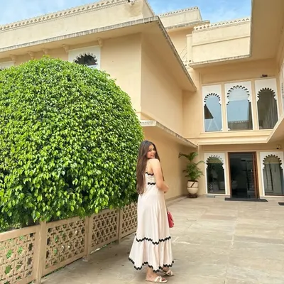 Esha Alampuria 🧿 profile