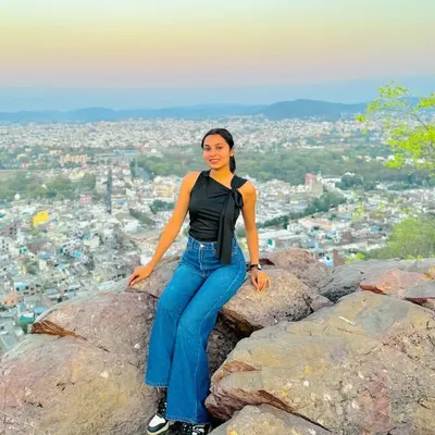 SIDDHI JAIN || Teaching content || Travel profile
