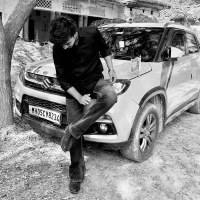 Azmi 🤴 profile