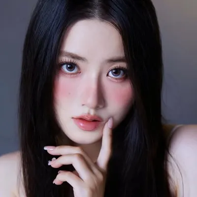 Yakira profile