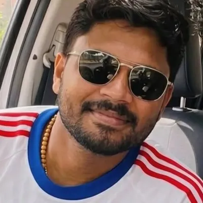 Naveen Angryz profile
