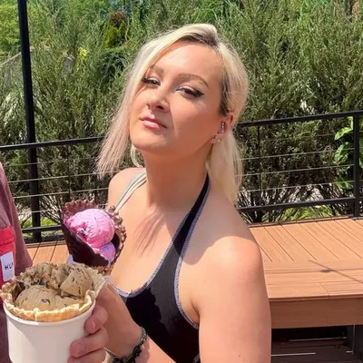 Courtney profile