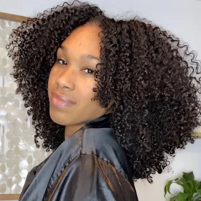 Monique profile