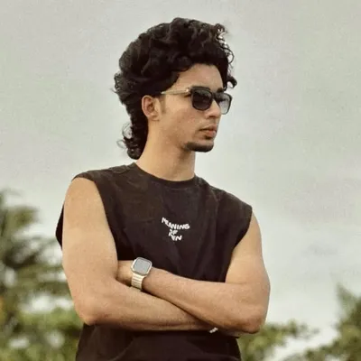 __🅰️ᴄʜᴜZᴢ__🔺 profile