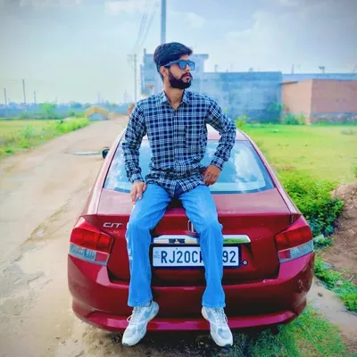 अनुराग वर्मा👑 profile