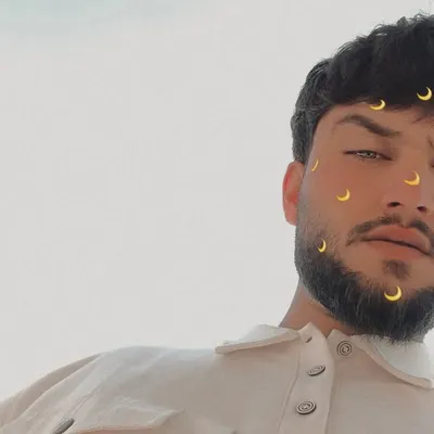 Øm Ęr profile