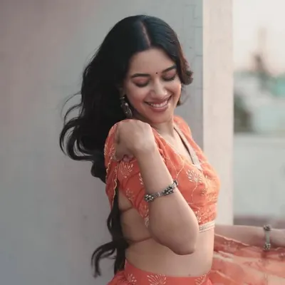divya pawar profile