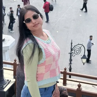 Adv. sneha ojha profile
