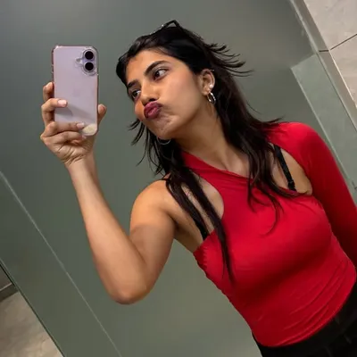 ईशा दुबे (Ißhh)💜 profile