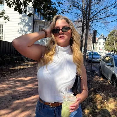 Julia🍋⚡️💚 profile