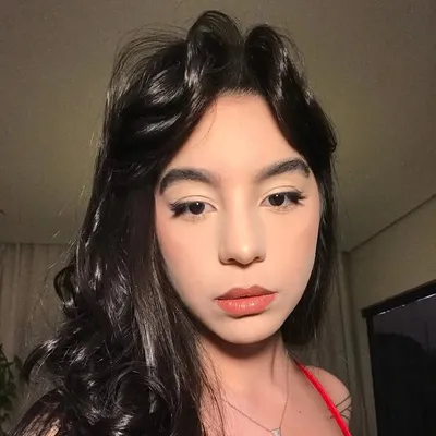 Julia Costa profile