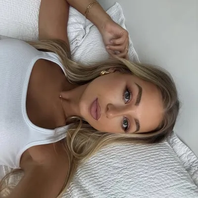 KIRA BATTLEY profile