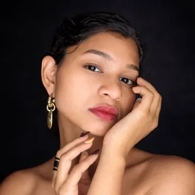 LIKITA | MODEL profile