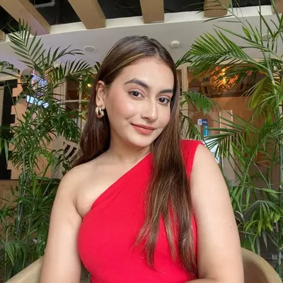 Mavia Farooquie profile