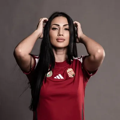 SÜLE DÓRA profile