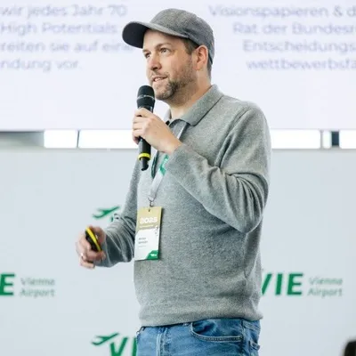 Michael Schneider profile