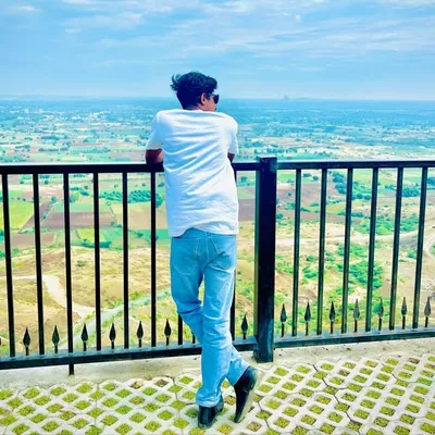 Zaky Momin profile