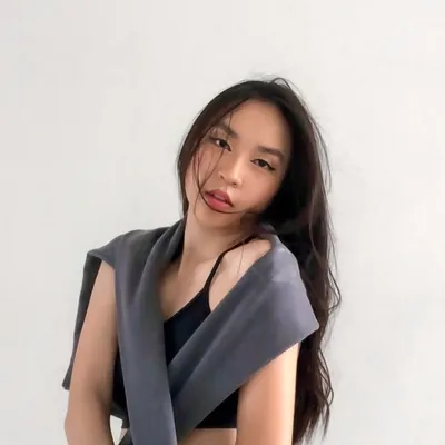 Yvien profile