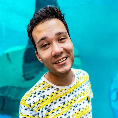 Саша Аморал profile