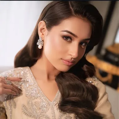 Alisha Sandhu || علیشاء سندھو profile