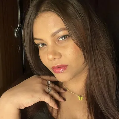 Ana🪐 profile