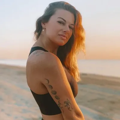 Lola ☀️ profile