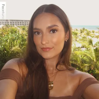 Caroline Alvarado profile