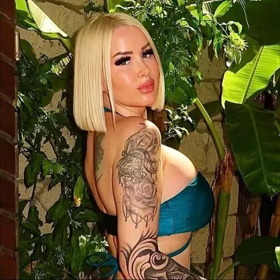 Karina Bauer profile