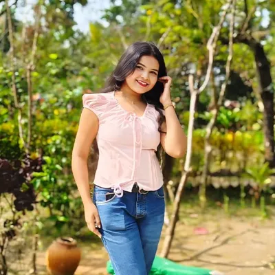 Deeya🤍 profile
