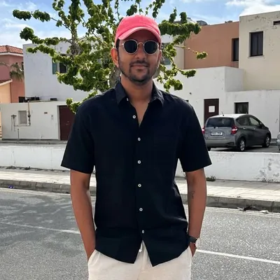 Desiwanderer | Parth Parikh profile