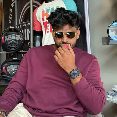 Dhruv Solanki | Abroad Life & Tech profile