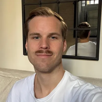Dominik profile