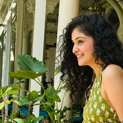 Esha Kalra profile