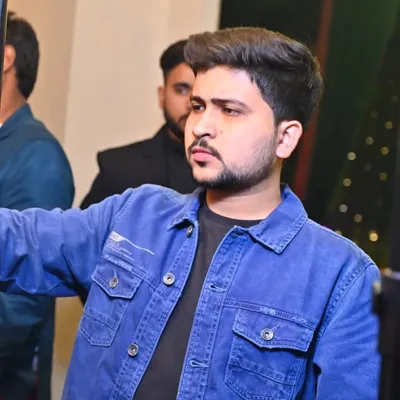 (\/)irza Zußair ßaig profile