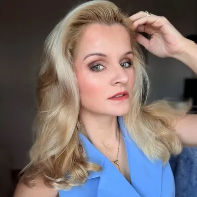 Jane Laur profile