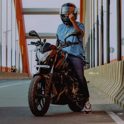NS 200 Biker profile