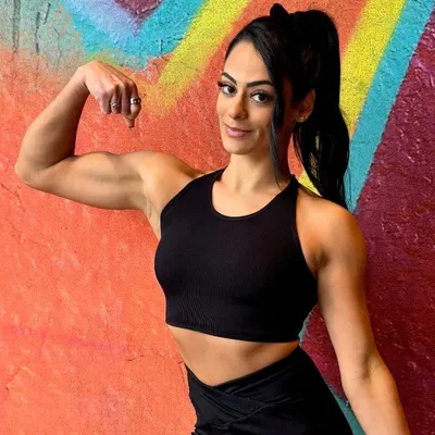 Neelum- Women’s Fitness + Holistic Nutrition Coaching profile