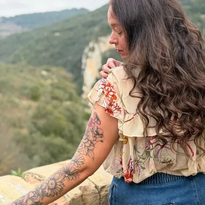 Laura profile
