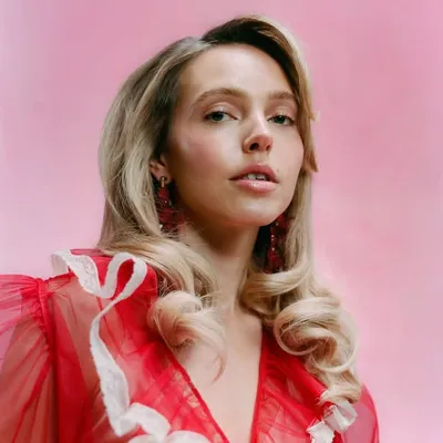 L I N A profile