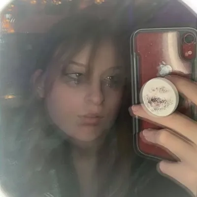 lindsey. profile