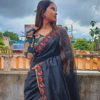 दीया🪔💫...। profile
