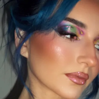 makeup artist / glow up S7 profile