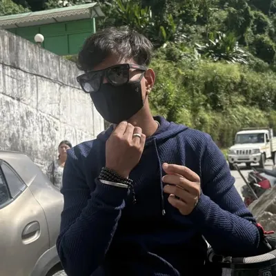 Ronnie Sharma profile